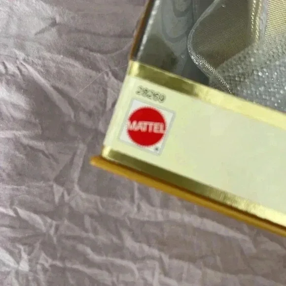 NIB Celebration Barbie Special 2000 Edition - Picture 2 of 5